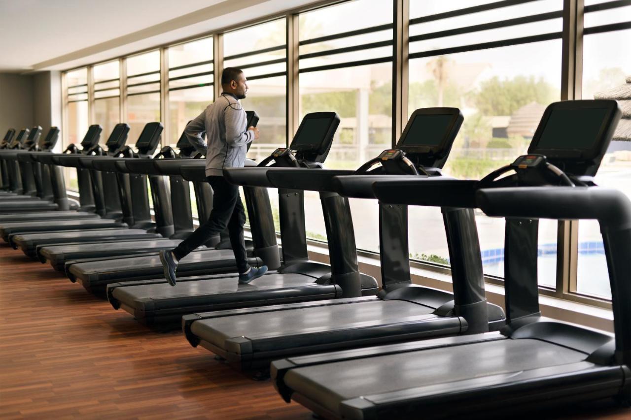 Intercontinental Riyadh By Ihg Exterior foto A row of treadmills