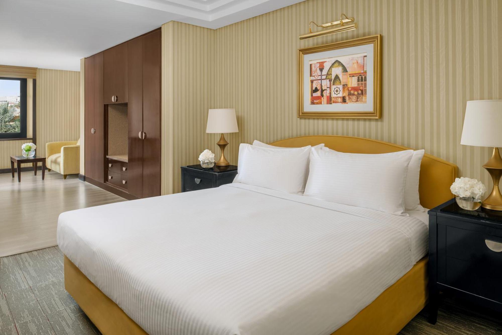 Intercontinental Riyadh By Ihg Exterior foto A bedroom at the hotel